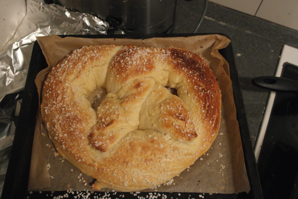 Martinsbrezel in XXL - Rezept by FoodLoaf