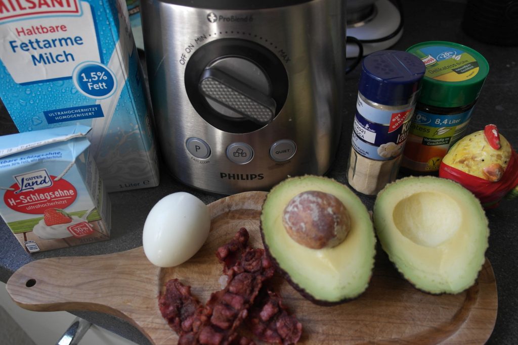 Rezept: Avocado Creme Suppe. Vollmundig und unfassbar lecker! Rezept: Avocado Creme Suppe. Vollmundig und unfassbar lecker!