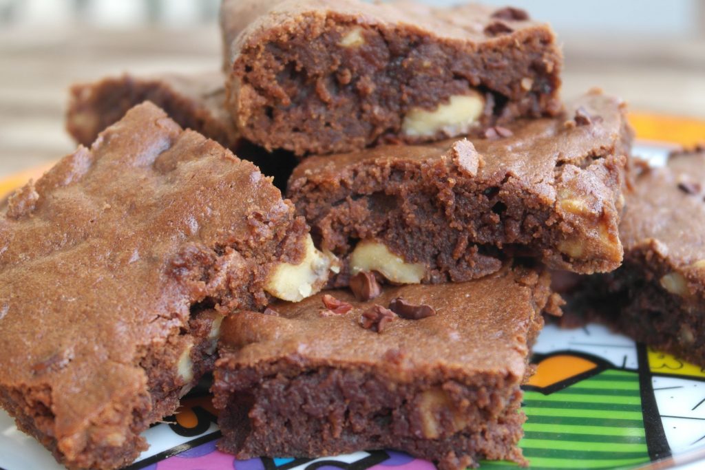 Brownies mit Datteln und Walnüssen + Rezeptvideo! - FoodLoaf